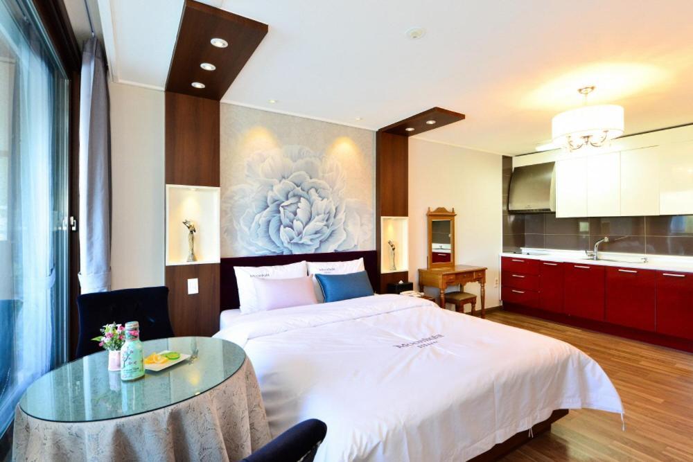 Moonlight Blue Pension Капхён Экстерьер фото