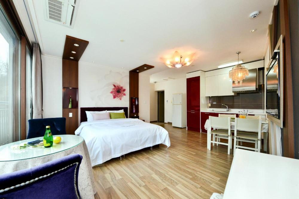 Moonlight Blue Pension Капхён Экстерьер фото