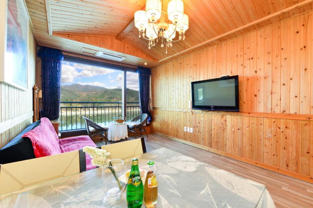 Moonlight Blue Pension Капхён Экстерьер фото