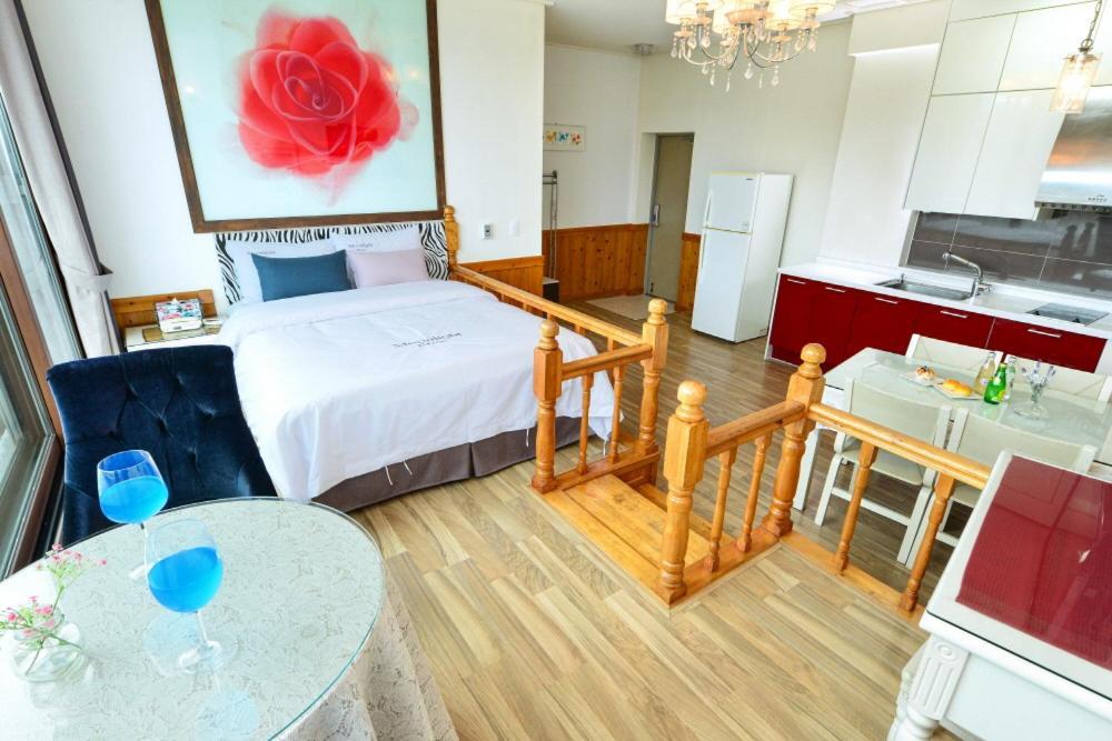 Moonlight Blue Pension Капхён Экстерьер фото
